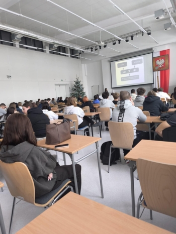 3eea6ab7-fb4f-45ab-92cd-e2d12531b960