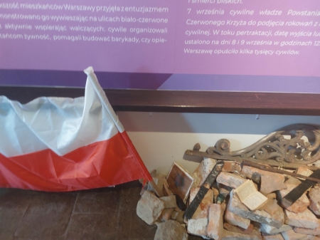 To są jeszcze takie domy... Wysiedleńcy z powstańczej Warszawy w Błoniu